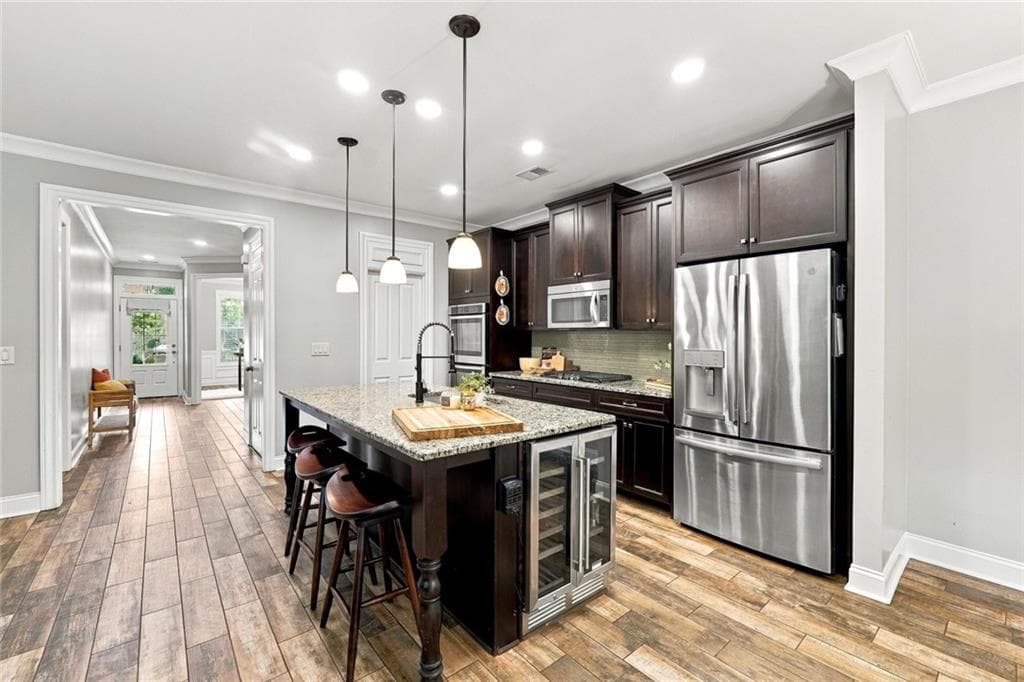 3 bedroom, 3 bathroom, 2,665 sq ft single family residence for sale at 7190 Jamestown Drive, Alpharetta, GA 30005 — photo 7