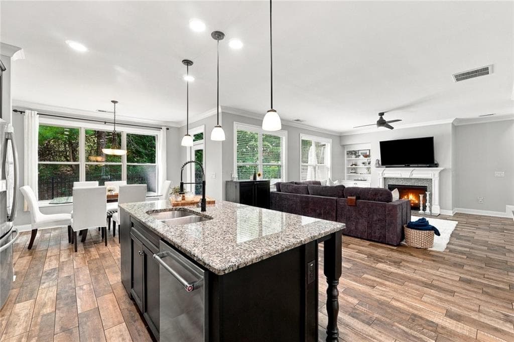 3 bedroom, 3 bathroom, 2,665 sq ft single family residence for sale at 7190 Jamestown Drive, Alpharetta, GA 30005 — photo 8