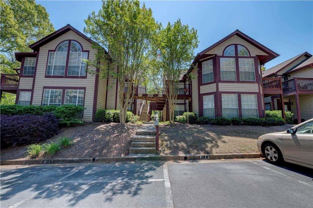 2 bedroom, 2 bathroom, 880 sq ft condominium for sale at 1315 Red Deer Way # 255, Johns Creek, GA 30022 — photo 1 of 26