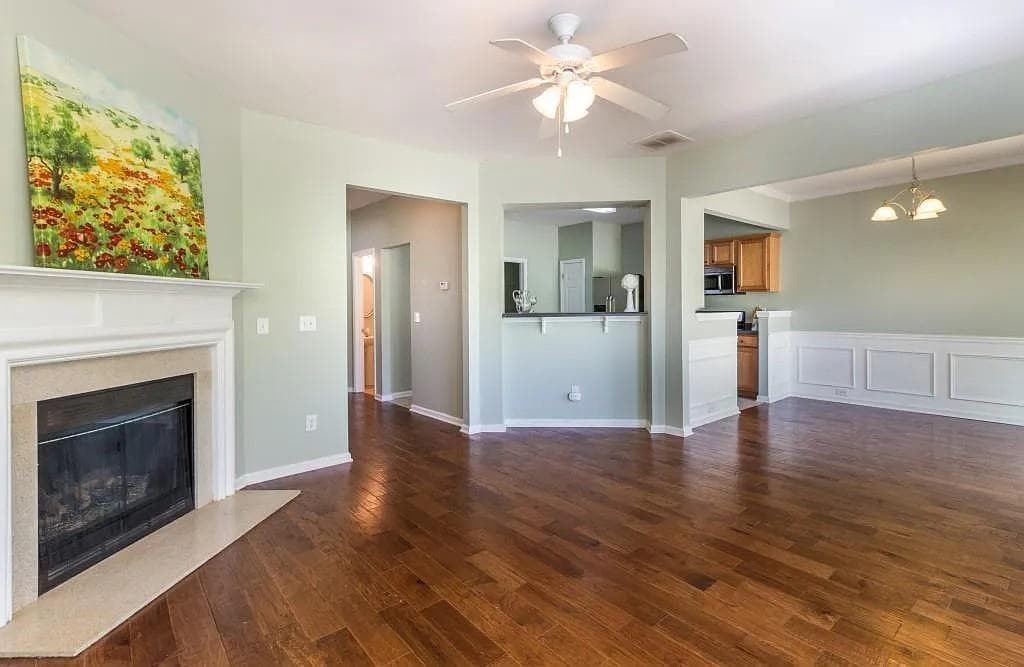 4 bedroom, 3 bathroom, 1,806 sq ft single family residence for rent at 5640 Sterling Court, Cumming, GA 30040 for $2,200 a month — photo 3