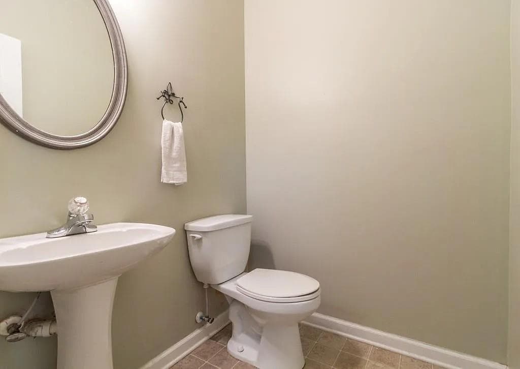 4 bedroom, 3 bathroom, 1,806 sq ft single family residence for rent at 5640 Sterling Court, Cumming, GA 30040 for $2,200 a month — photo 7