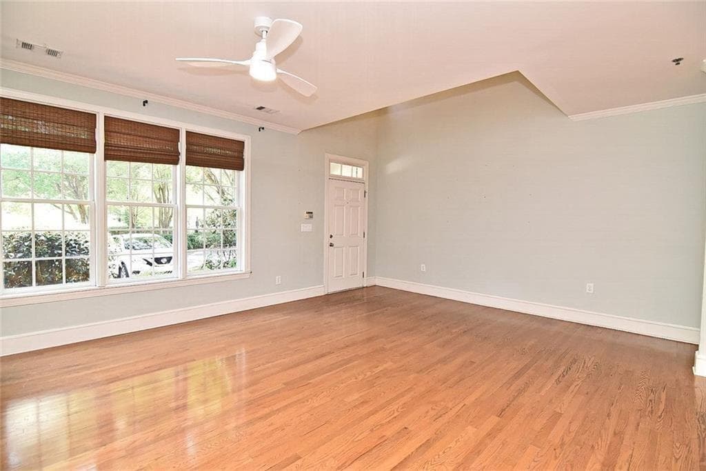 3 bedroom, 3 bathroom, 2,120 sq ft townhouse for sale at 4772 Ivy Ridge Drive, Atlanta, GA 30339 — photo 3