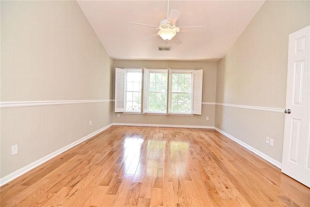 3 bedroom, 3 bathroom, 2,120 sq ft townhouse for sale at 4772 Ivy Ridge Drive, Atlanta, GA 30339 — photo 5