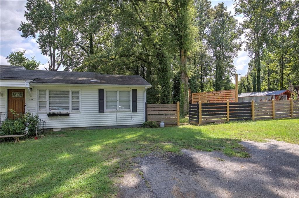 3 bedroom, 1 bathroom, 1,228 sq ft single family residence for sale at 388 Due West Road, Dallas, GA 30157 — photo 2