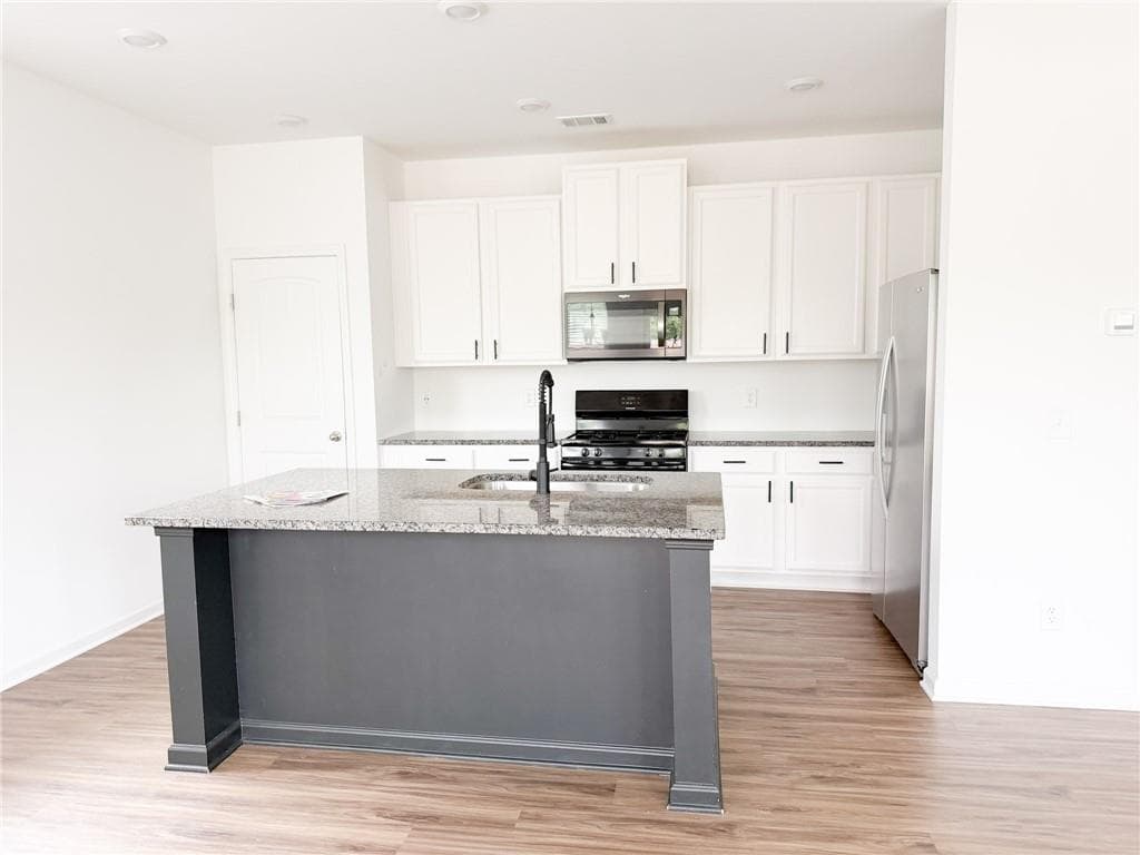 3 bedroom, 3 bathroom, 1,749 sq ft single family residence for rent at 102 Pointe Place, Dawsonville, GA 30534 for $2,300 a month — photo 6