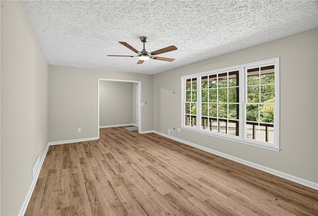 4 bedroom, 3 bathroom, 2,104 sq ft single family residence for sale at 130 Kay Circle, Covington, GA 30014 — photo 3