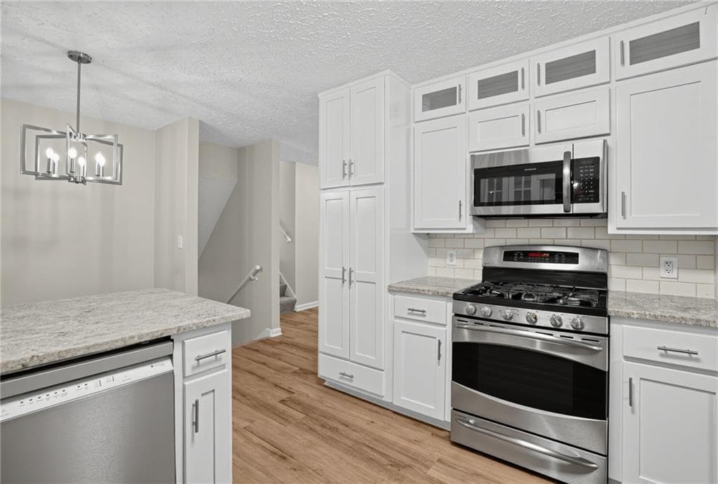 4 bedroom, 3 bathroom, 2,104 sq ft single family residence for sale at 130 Kay Circle, Covington, GA 30014 — photo 5