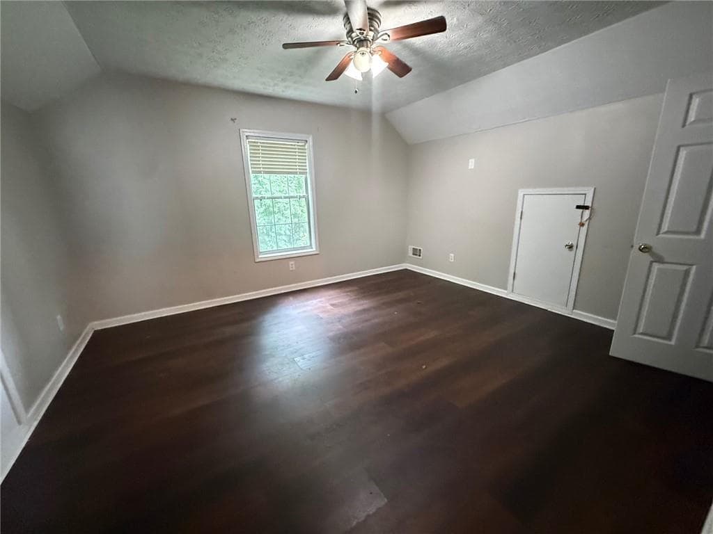 3 bedroom, 3 bathroom, 1,229 sq ft single family residence for sale at 6413 Guinness Court, Union City, GA 30291 — photo 2