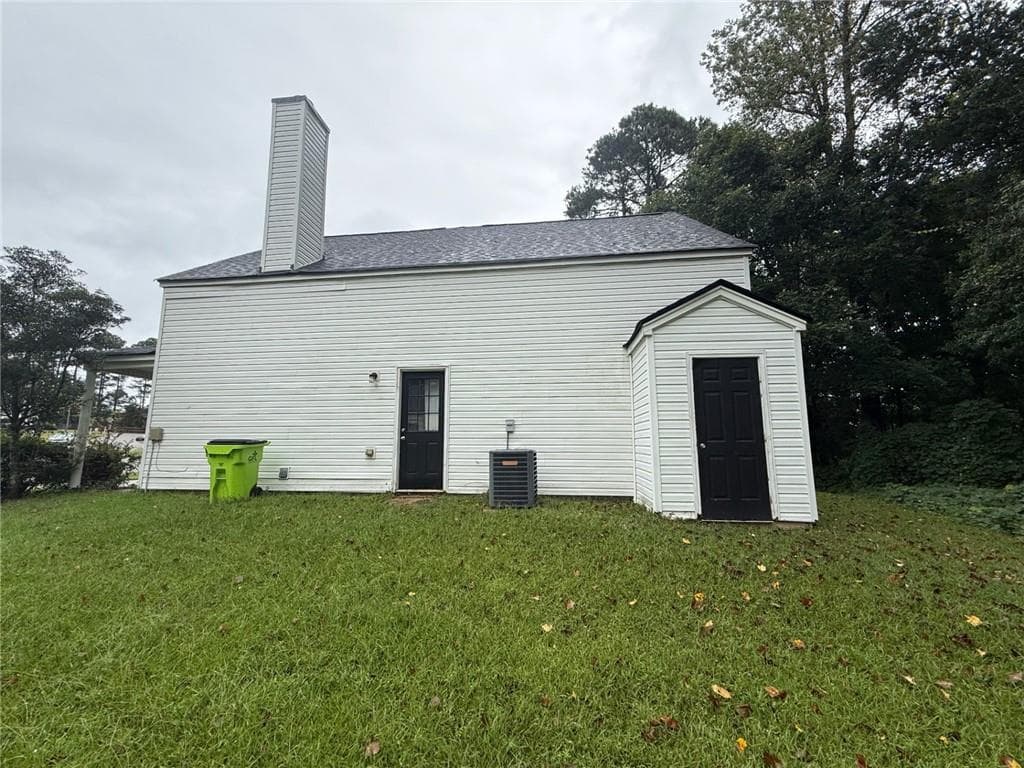 3 bedroom, 3 bathroom, 1,229 sq ft single family residence for sale at 6413 Guinness Court, Union City, GA 30291 — photo 4