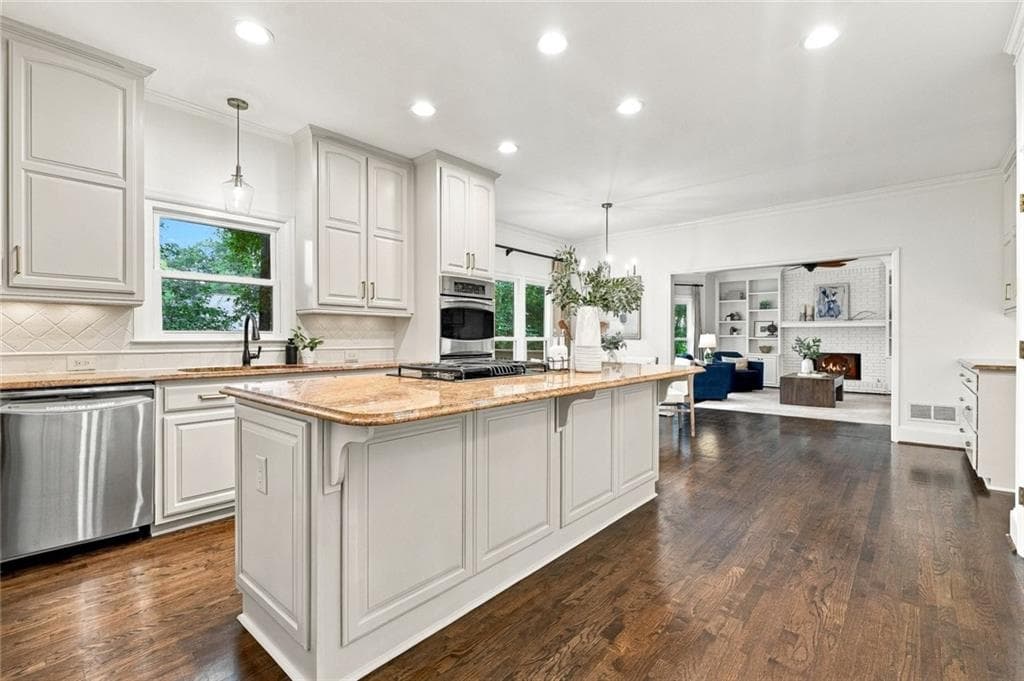 5 bedroom, 4 bathroom, 3,218 sq ft single family residence under contract at 515 Crossgate Trail, Johns Creek, GA 30022 — photo 5