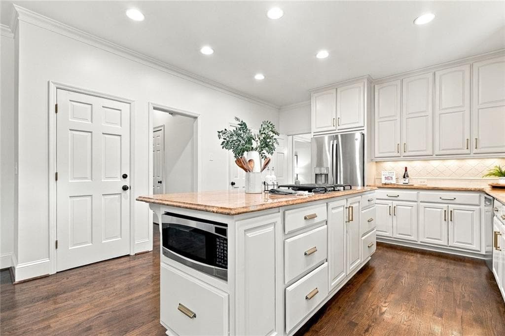 5 bedroom, 4 bathroom, 3,218 sq ft single family residence under contract at 515 Crossgate Trail, Johns Creek, GA 30022 — photo 8