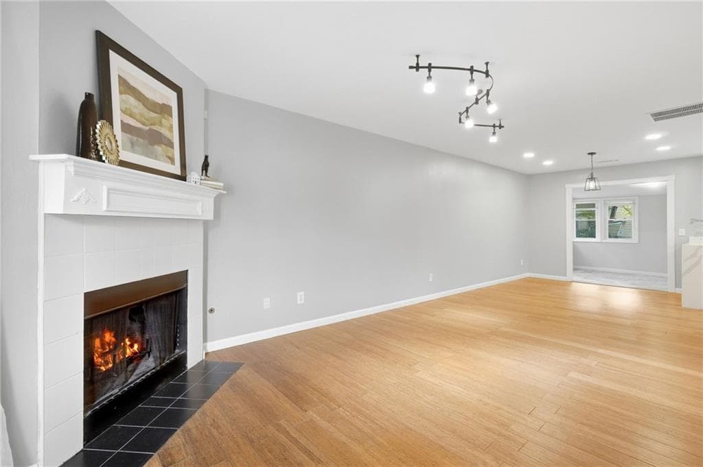 2 bedroom, 2 bathroom, 1,476 sq ft single family residence for sale at 1001 Hillsborough Chase, Kennesaw, GA 30144 — photo 5