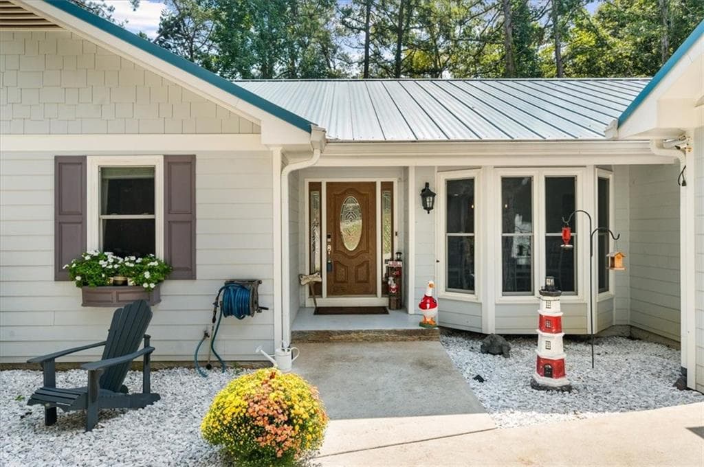 3 bedroom, 2 bathroom, 2,739 sq ft single family residence for sale at 1695 Lakeside Trail, Cumming, GA 30041 — photo 7