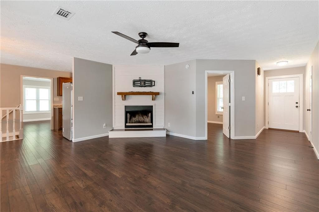 3 bedroom, 2 bathroom, 2,044 sq ft single family residence for sale at 3245 Marine Road, Cumming, GA 30041 — photo 4