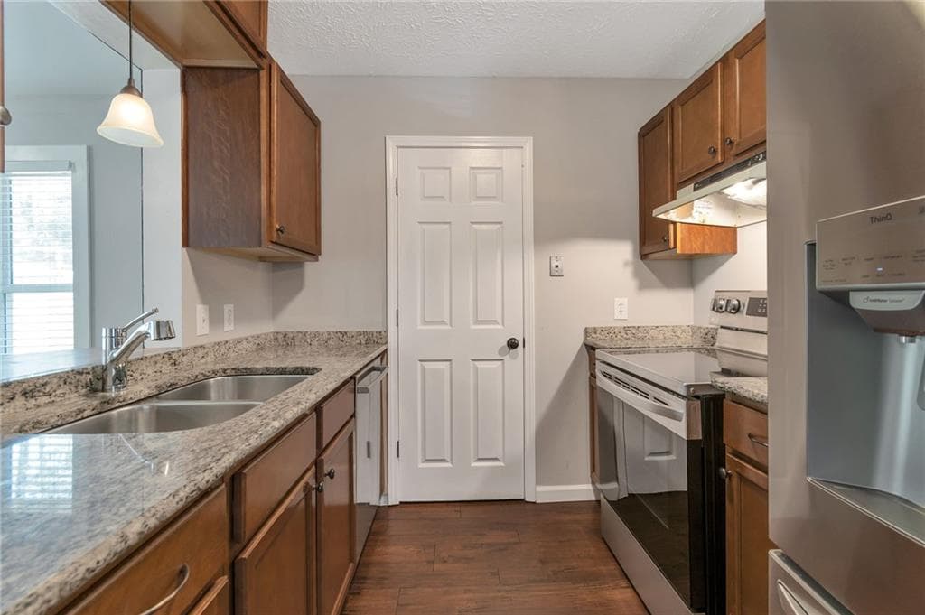 3 bedroom, 2 bathroom, 2,044 sq ft single family residence for sale at 3245 Marine Road, Cumming, GA 30041 — photo 8