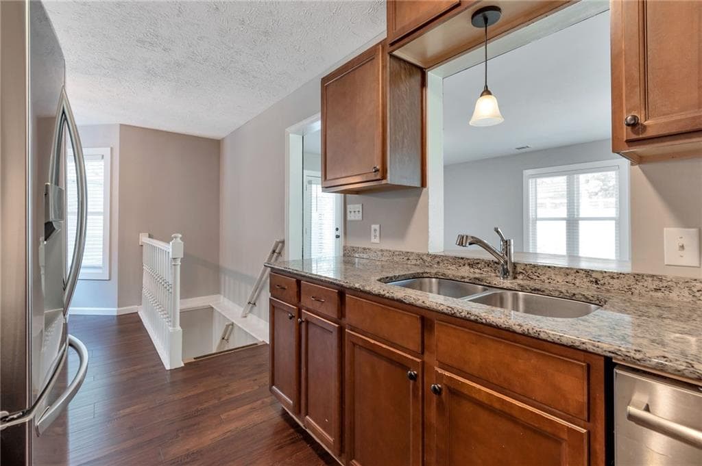 3 bedroom, 2 bathroom, 2,044 sq ft single family residence for sale at 3245 Marine Road, Cumming, GA 30041 — photo 9