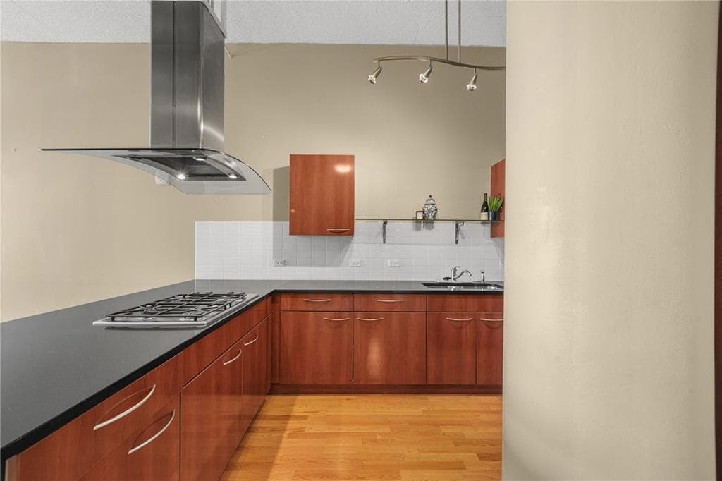 1 bedroom, 1 bathroom, 964 sq ft condominium for sale at 3820 Roswell Road 205, Atlanta, GA 30342 — photo 6