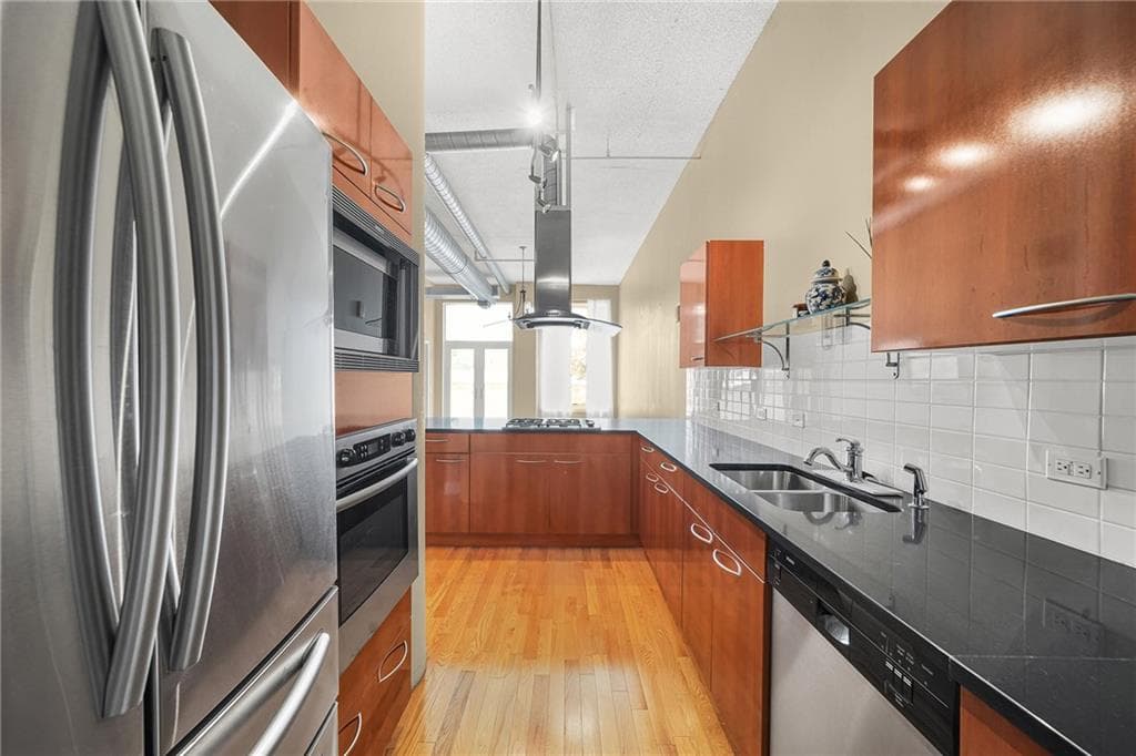 1 bedroom, 1 bathroom, 964 sq ft condominium for sale at 3820 Roswell Road 205, Atlanta, GA 30342 — photo 7