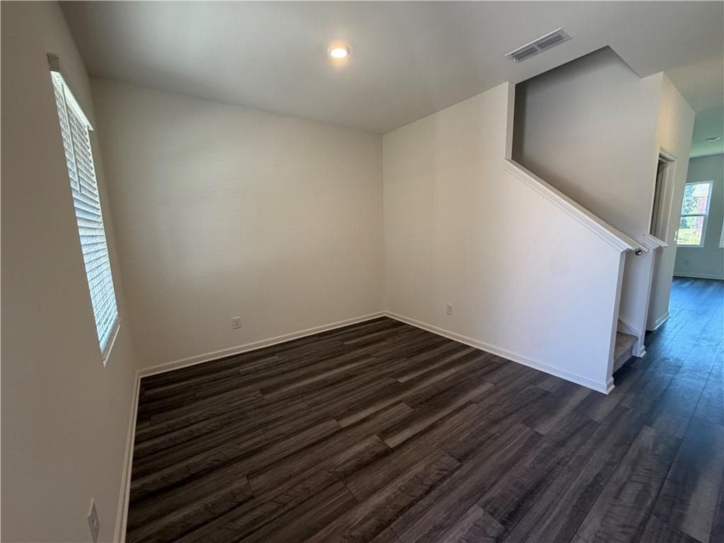 3 bedroom, 3 bathroom, 2,060 sq ft single family residence for sale at 605 Lipari Court, Mcdonough, GA 30253 — photo 2