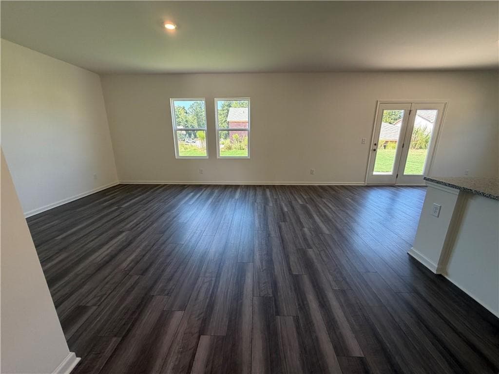 3 bedroom, 3 bathroom, 2,060 sq ft single family residence for sale at 605 Lipari Court, Mcdonough, GA 30253 — photo 3