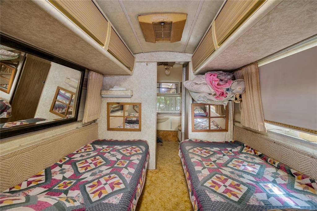 1 bedroom, 1 bathroom, 808 sq ft single family residence for sale at 83 Lost Valley Drive, Cleveland, GA 30528 — photo 7