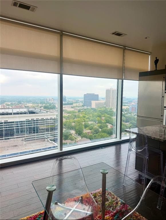 2 bedroom, 2 bathroom, 1,399 sq ft condominium for sale at 45 Ivan Allen Jr Boulevard 2203, Atlanta, GA 30308 — photo 7