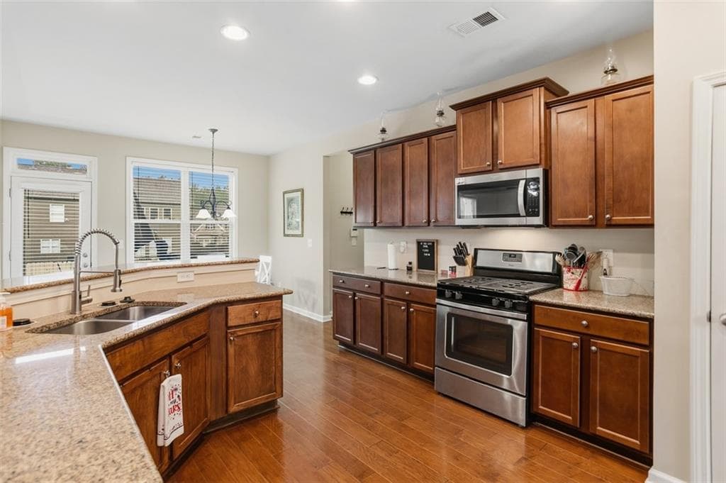 5 bedroom, 3 bathroom, 3,067 sq ft single family residence for sale at 397 Royal Sunset Drive, Dallas, GA 30157 — photo 4