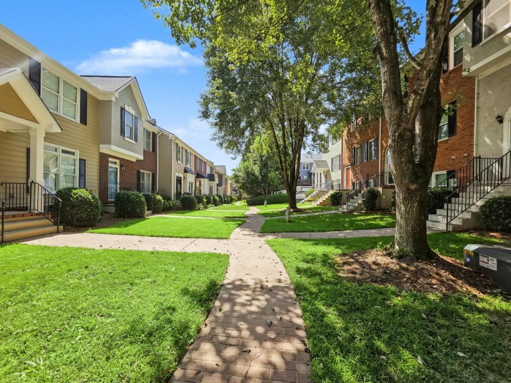 4 bedroom, 4 bathroom, 2,144 sq ft townhouse for sale at 260 Manning Road 63, Marietta, GA 30064 — photo 4