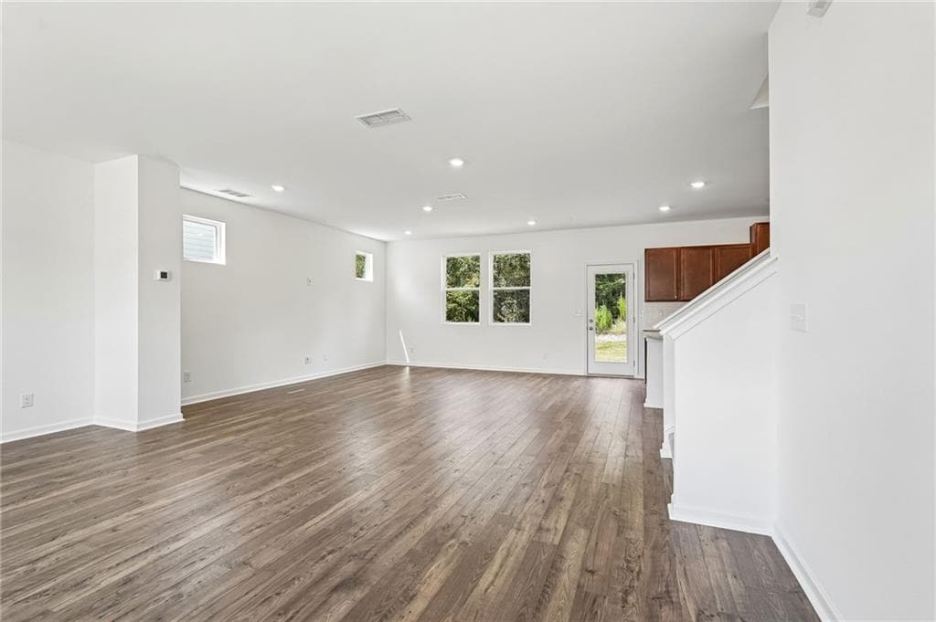 3 bedroom, 3 bathroom, 2,268 sq ft single family residence for sale at 225 Groveton Court, Euharlee, GA 30145 — photo 9