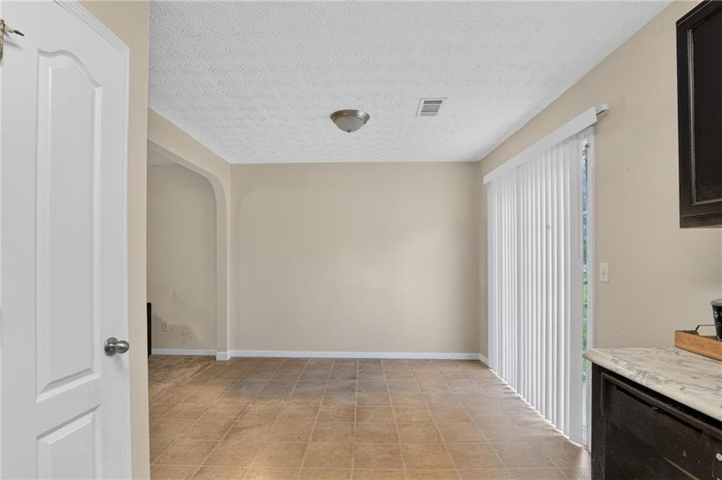 3 bedroom, 3 bathroom, 1,577 sq ft townhouse for sale at 1720 Formosa Lane, Mcdonough, GA 30253 — photo 9