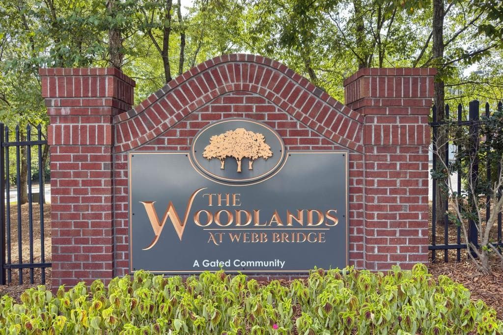 2 bedroom, 3 bathroom, 1,379 sq ft condominium for sale at 5111 Woodland Lane, Alpharetta, GA 30009 — photo 2