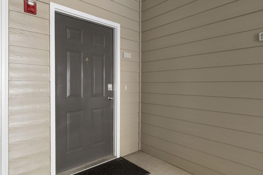 2 bedroom, 3 bathroom, 1,379 sq ft condominium for sale at 5111 Woodland Lane, Alpharetta, GA 30009 — photo 4