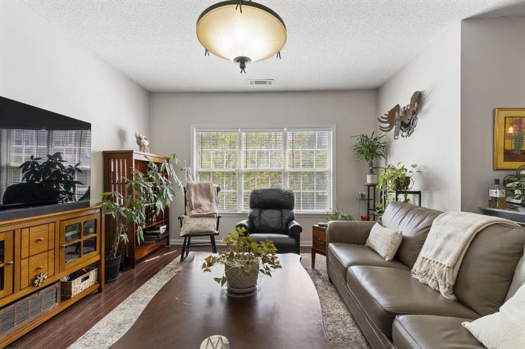 2 bedroom, 3 bathroom, 1,379 sq ft condominium for sale at 5111 Woodland Lane, Alpharetta, GA 30009 — photo 7