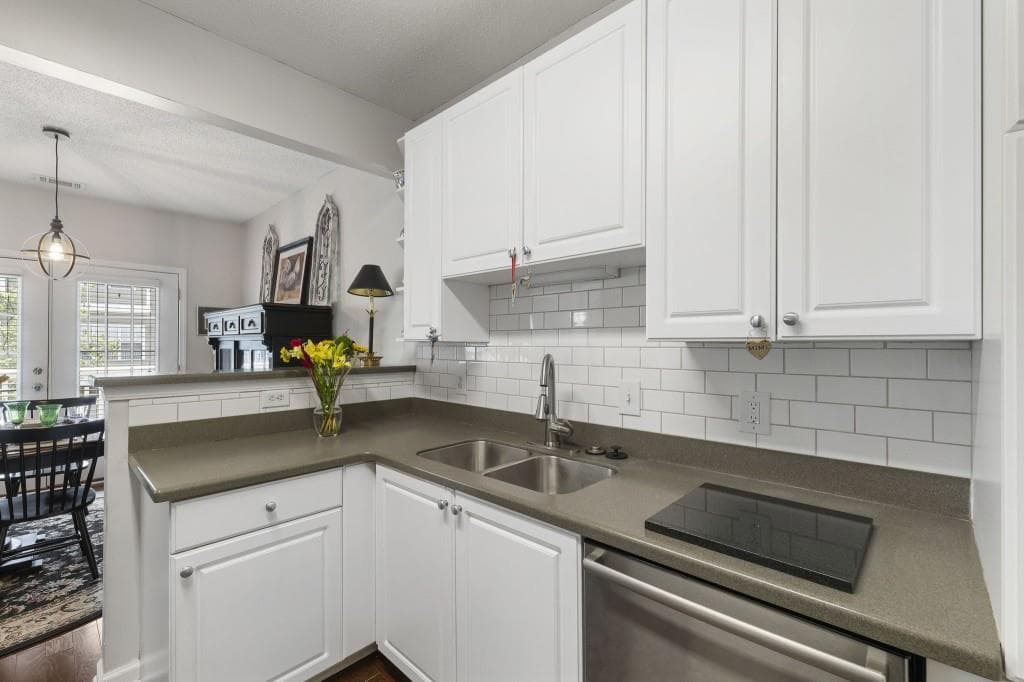2 bedroom, 3 bathroom, 1,379 sq ft condominium for sale at 5111 Woodland Lane, Alpharetta, GA 30009 — photo 9