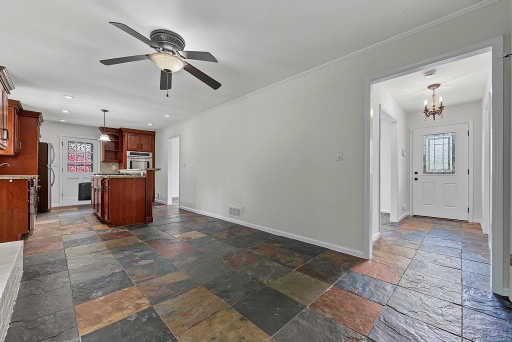 3 bedroom, 2 bathroom, 1,456 sq ft single family residence for sale at 3401 Ranch Road, Marietta, GA 30066 — photo 7