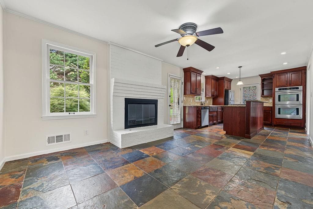 3 bedroom, 2 bathroom, 1,456 sq ft single family residence for sale at 3401 Ranch Road, Marietta, GA 30066 — photo 8