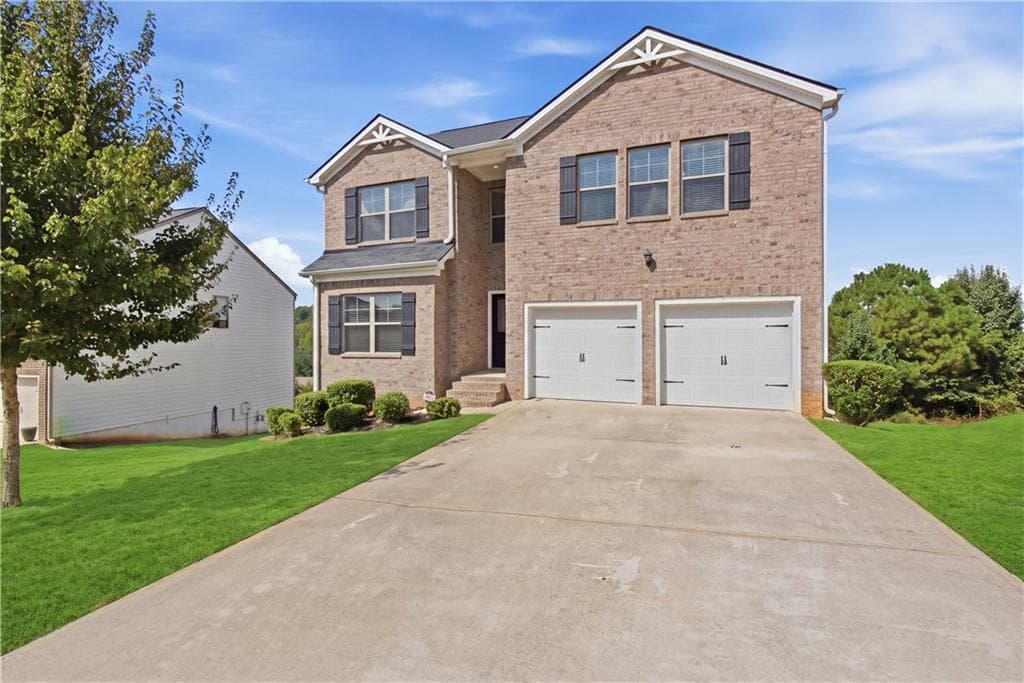 5 bedroom, 3 bathroom, 2,372 sq ft single family residence for sale at 399 Toronto Circle, Hampton, GA 30228 — photo 2