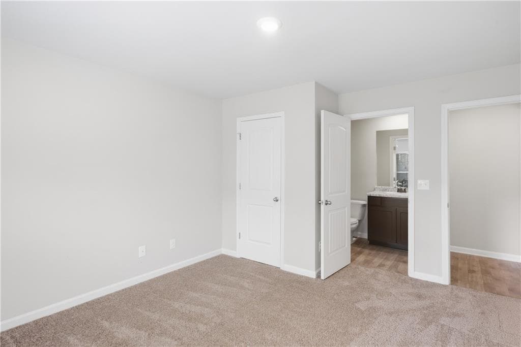 5 bedroom, 3 bathroom, 2,372 sq ft single family residence for sale at 399 Toronto Circle, Hampton, GA 30228 — photo 6