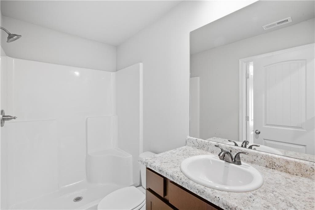 5 bedroom, 3 bathroom, 2,372 sq ft single family residence for sale at 399 Toronto Circle, Hampton, GA 30228 — photo 7