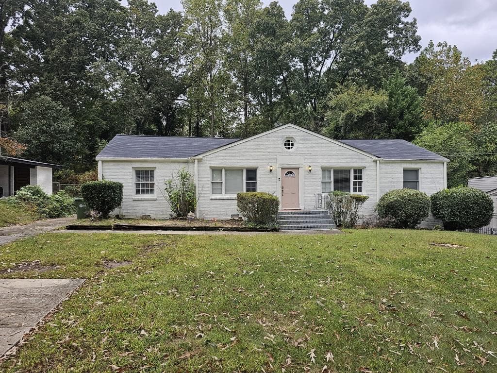 2 bedroom, 1 bathroom, 1,310 sq ft duplex for rent at 1875 Brewer Boulevard B, Atlanta, GA 30310 for $1,600 a month — photo 1 of 9