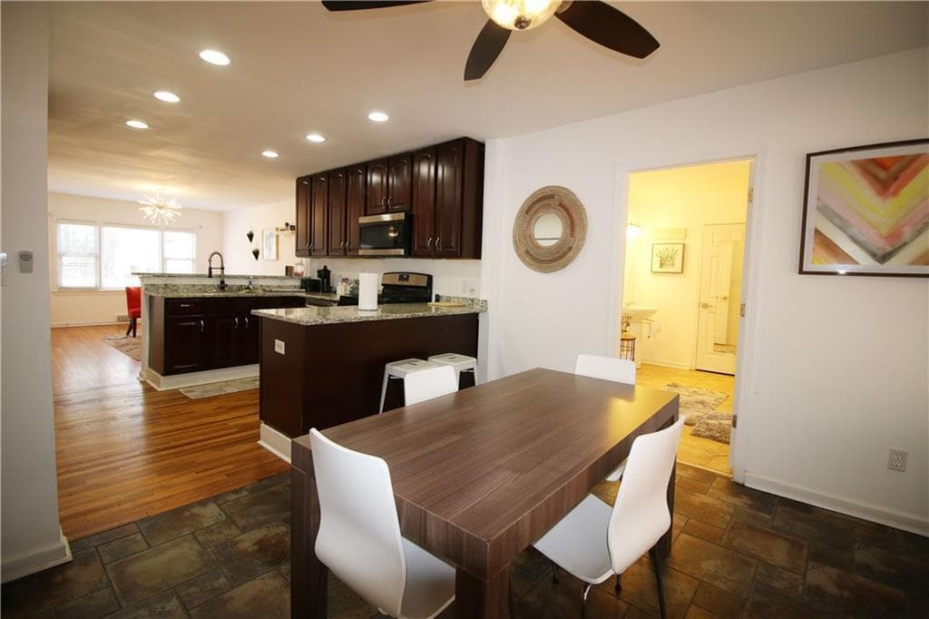 2 bedroom, 1 bathroom, 1,310 sq ft duplex for rent at 1875 Brewer Boulevard B, Atlanta, GA 30310 for $1,600 a month — photo 5