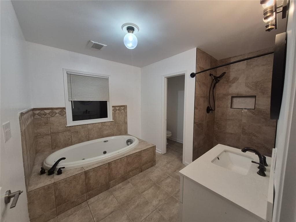 2 bedroom, 1 bathroom, 1,310 sq ft duplex for rent at 1875 Brewer Boulevard B, Atlanta, GA 30310 for $1,600 a month — photo 8