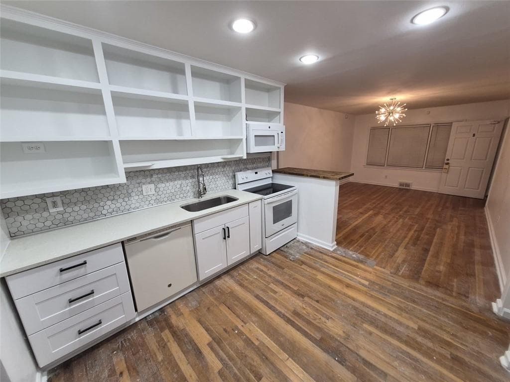 2 bedroom, 1 bathroom, 1,310 sq ft duplex for rent at 1875 Brewer Boulevard B, Atlanta, GA 30310 for $1,600 a month — photo 9