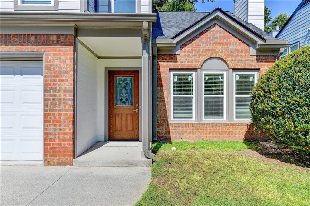 4 bedroom, 3 bathroom, 1,922 sq ft single family residence under contract at 1485 Flattail Run, Lawrenceville, GA 30043 — photo 2