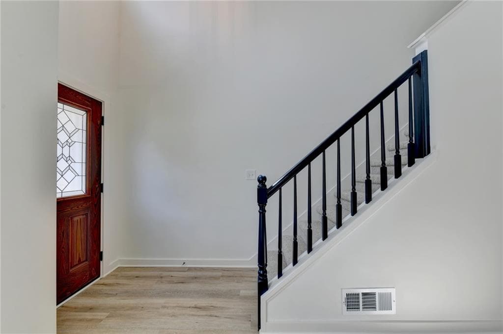 4 bedroom, 3 bathroom, 1,922 sq ft single family residence under contract at 1485 Flattail Run, Lawrenceville, GA 30043 — photo 3
