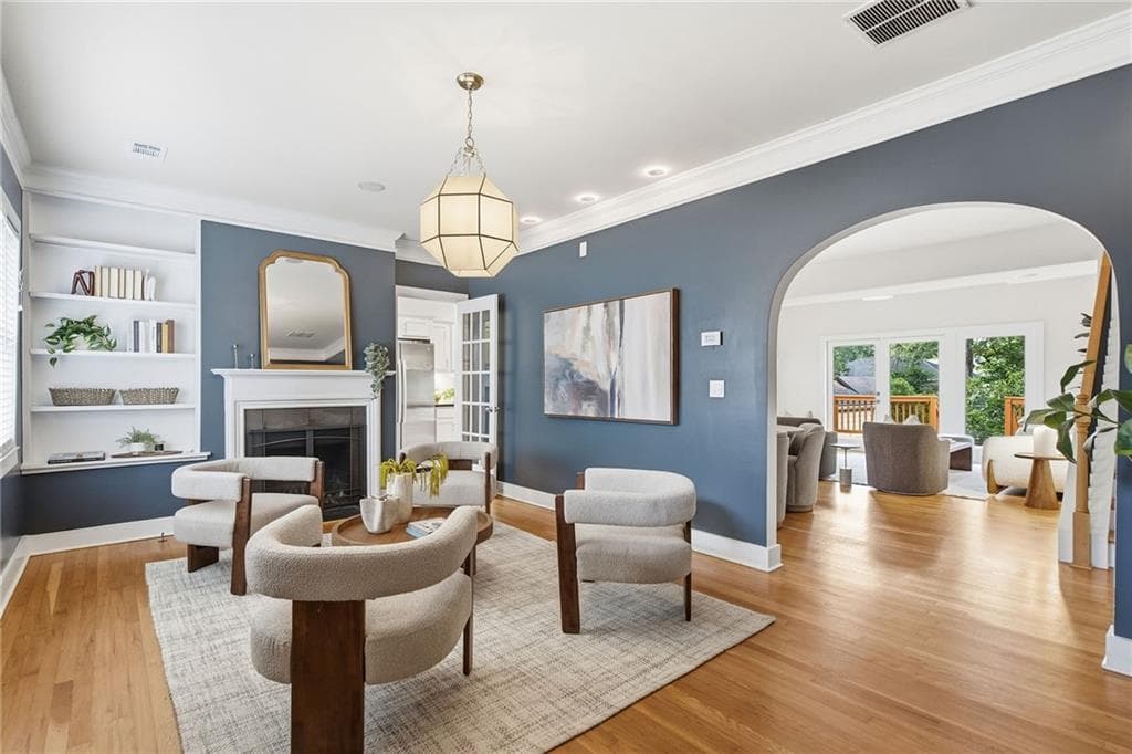 3 bedroom, 2 bathroom, 1,932 sq ft single family residence under contract at 2554 Knox Street, Atlanta, GA 30317 — photo 2