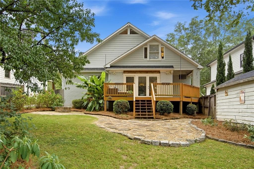 3 bedroom, 2 bathroom, 1,932 sq ft single family residence under contract at 2554 Knox Street, Atlanta, GA 30317 — photo 3
