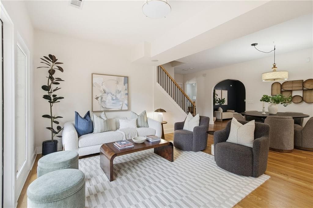 3 bedroom, 2 bathroom, 1,932 sq ft single family residence under contract at 2554 Knox Street, Atlanta, GA 30317 — photo 6
