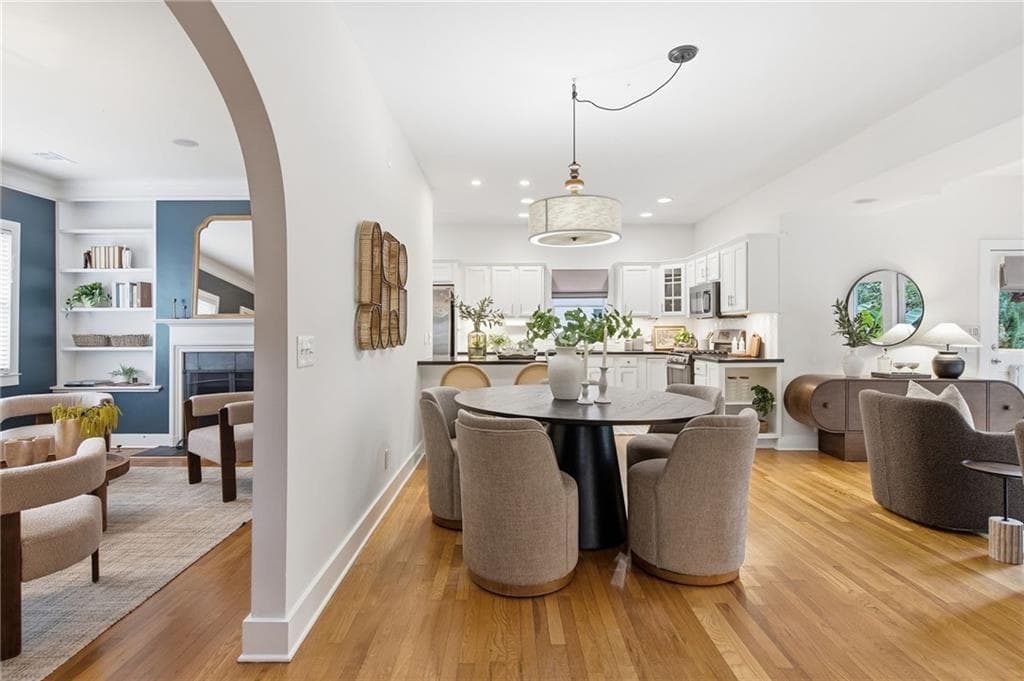 3 bedroom, 2 bathroom, 1,932 sq ft single family residence under contract at 2554 Knox Street, Atlanta, GA 30317 — photo 7