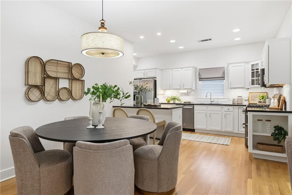 3 bedroom, 2 bathroom, 1,932 sq ft single family residence under contract at 2554 Knox Street, Atlanta, GA 30317 — photo 9